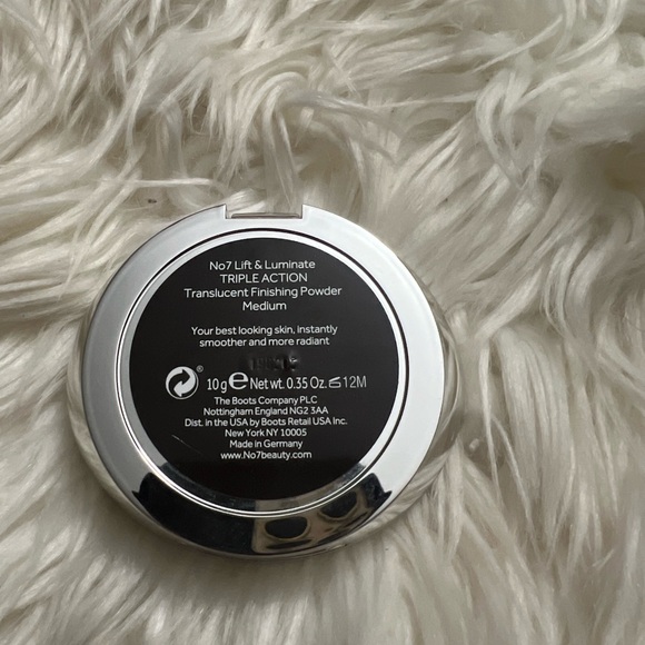 No7 Silver Compact - Picture 2 of 3